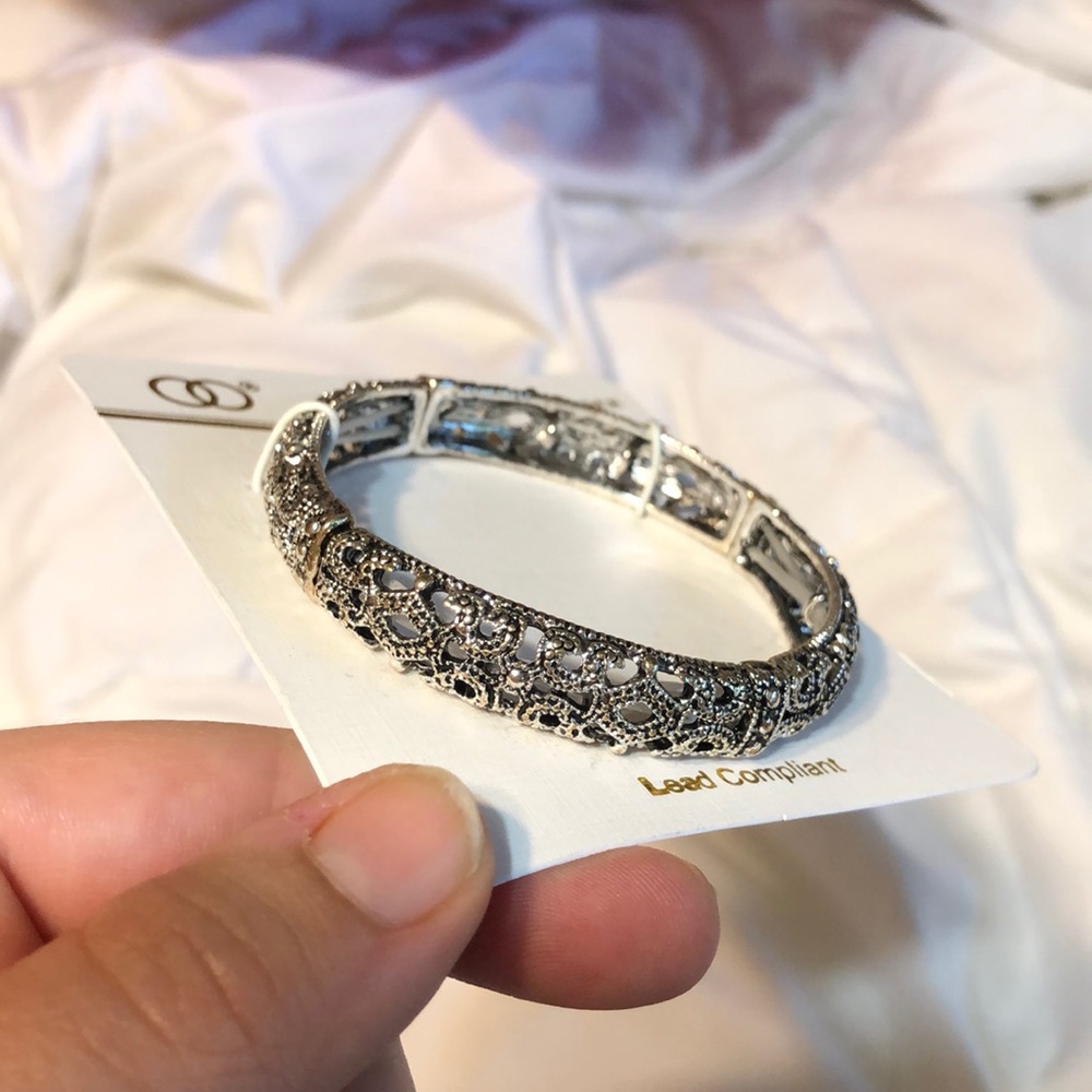BRAND NEW silver bracelet